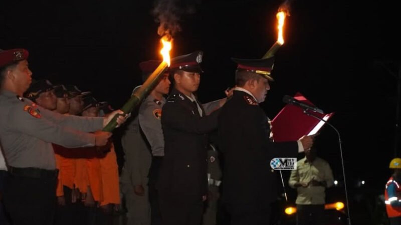 Kapolres Mura Pimpin Apel Kehormatan dan Renungan Suci di TMP Puruk Cahu