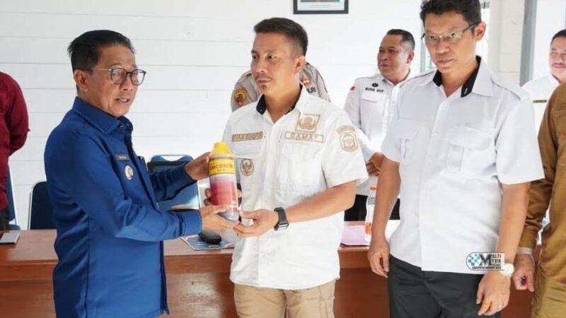 Bupati Mura Serahkan Bantuan Herbisida Kepada 161 Kelompok Tani