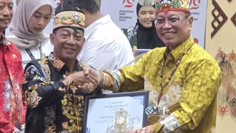 Bupati Mura Heriyus Terima Penghargaan Program Bangga Kencana