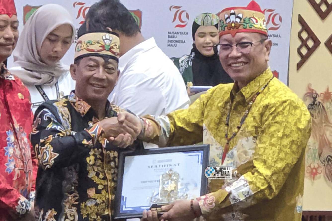 Bupati Mura Heriyus Terima Penghargaan Program Bangga Kencana