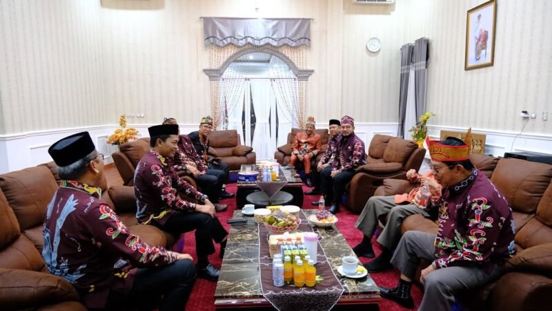 Bupati Mura Hadiri Upacara Peringatan Hari Jadi Ke-23 Kabupaten Bartim