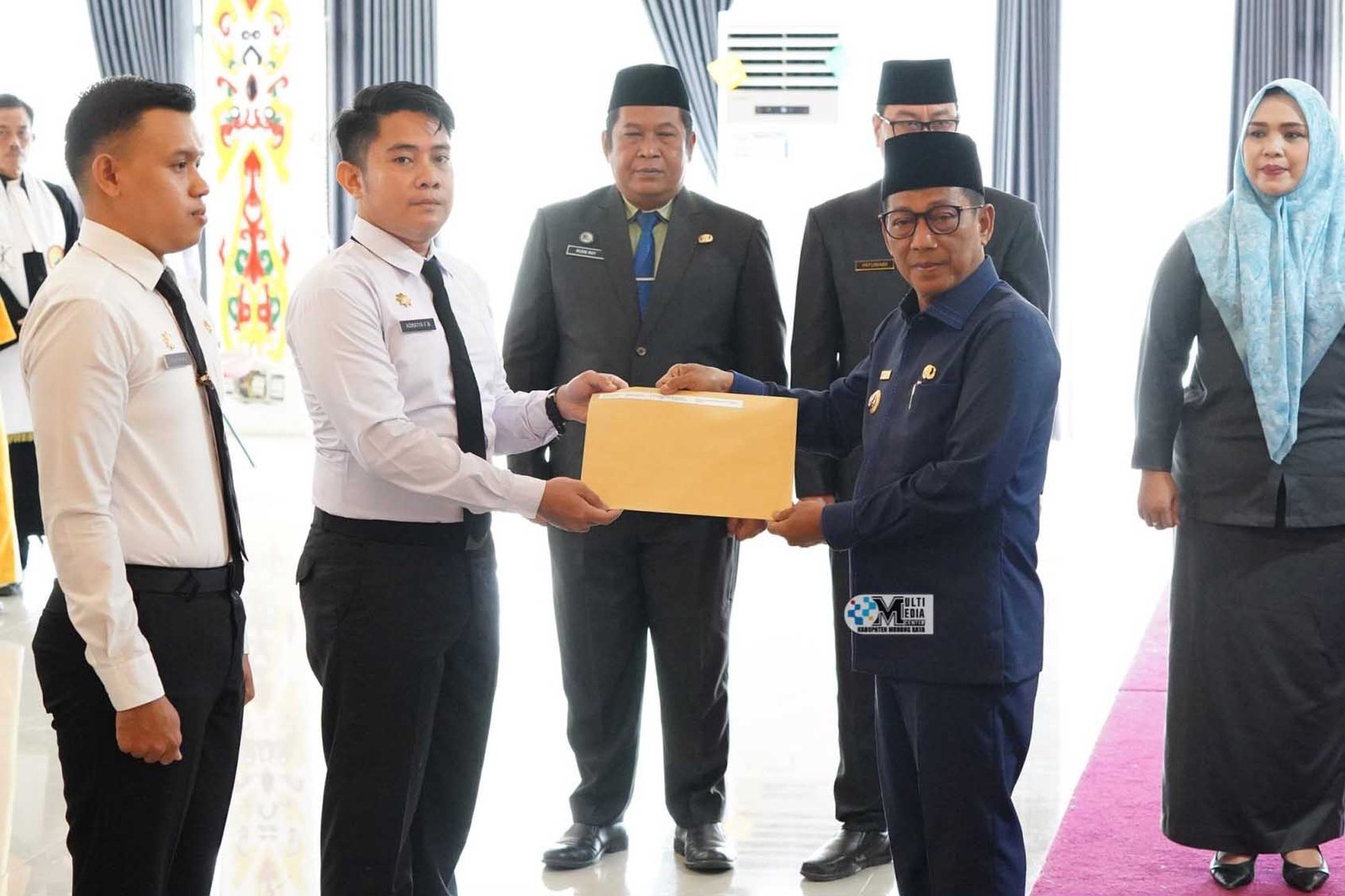 Bupati Mura Serahkan SK PNS dan PPPK Sekaligus Membuka Pelatihan dan Pembekalan Bagi PPPK