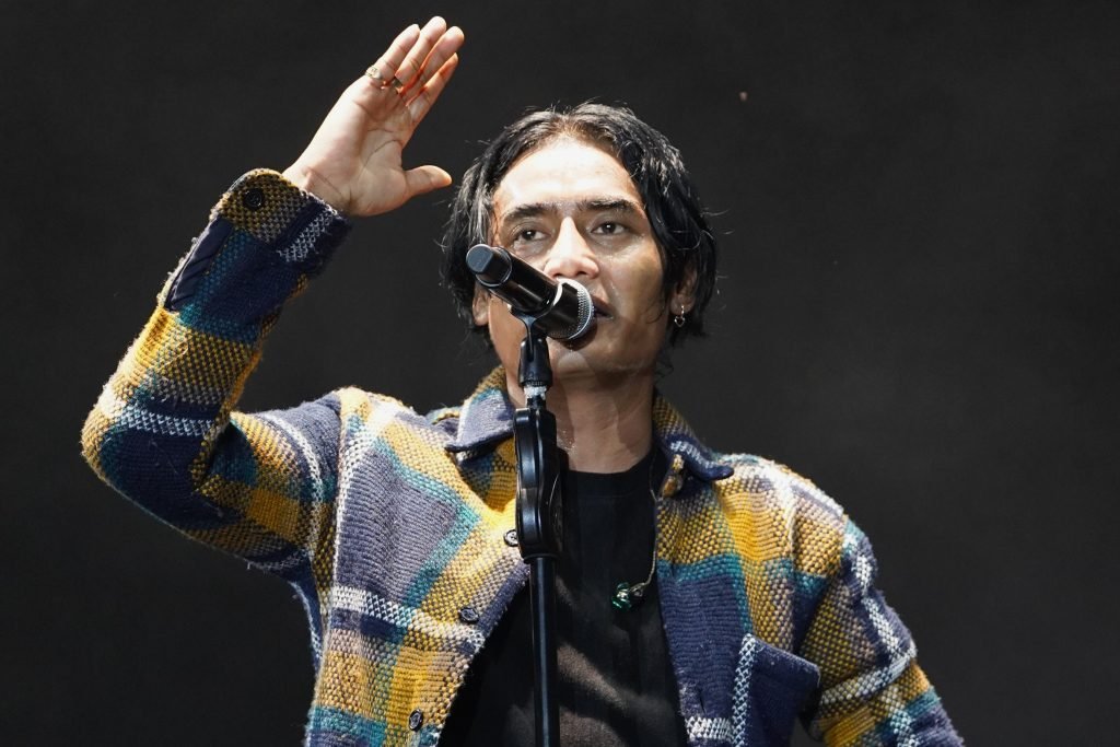 Penampilan Charly Van Houten Meriahkan Malam Hiburan Harjad Kabupaten Mura Ke-23