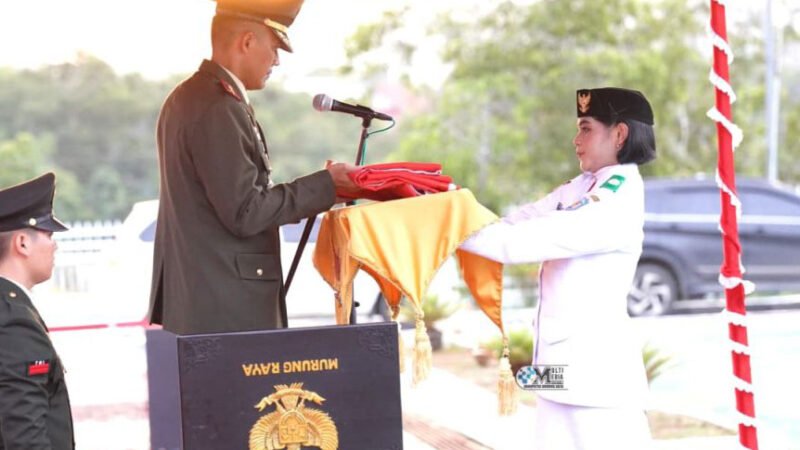 Dandim 1013/MTW Inspektur Upacara Penurunan Bendera HUT ke-80 RI