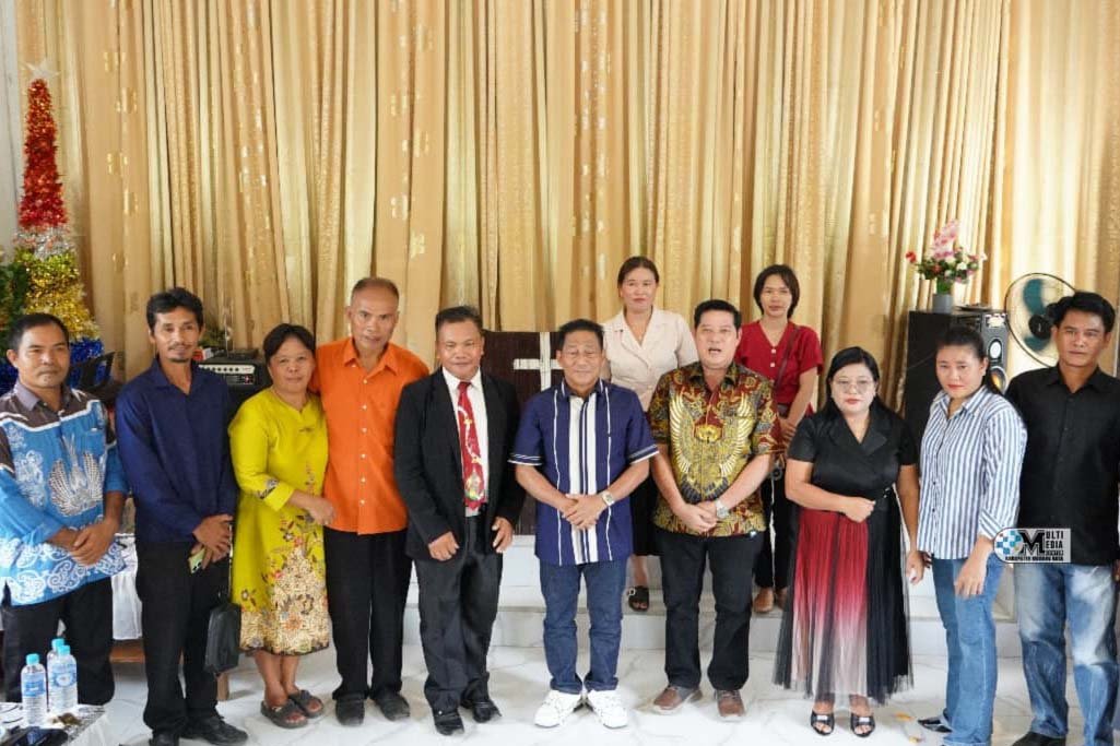 Peletakan Batu Pertama Pembangunan Pastori GPdI Bethesda Oleh Bupati Murung Raya