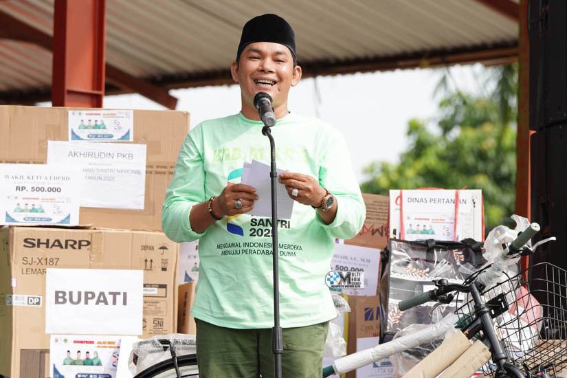 Ikuti Jalan Sehat Peringatan HSN, Wabup Sampaikan Pemkab Mura Akan Terbitkan Kartu Pintar Santri