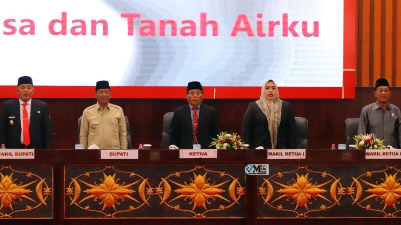 Hadiri Rapur, Bupati Mura Sampaikan Tanggapan Pemandangan Umum Fraksi