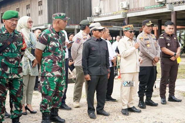 Kedatangan Danyonif TP 883 di Mura Disambut Bupati