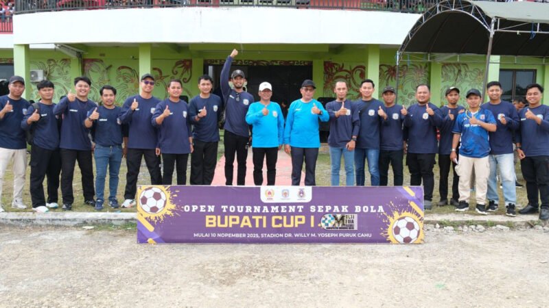 Heriyus Buka Turnamen Sepak Bola Bupati Cup I HEBAT 2025