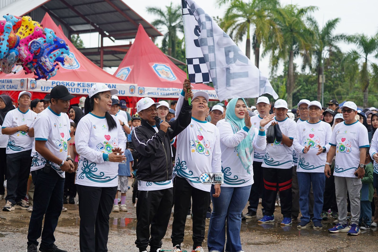 Bupati dan Wabup Mura Ikuti Senam dan Jalan Sehat dan Cek Kesehatan Gratis