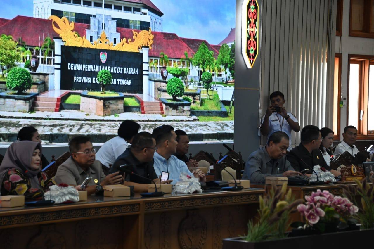 Raker Gabungan DPRD Bersama Pemprov Kalteng Bahas Pembentukan Pansus Tiga Raperda