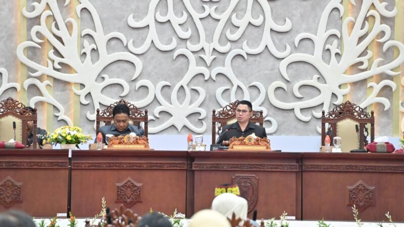 Wagub Hadiri Rapur DPRD dengan Agenda Pengumuman Pansus Pembahasan 3 Raperda