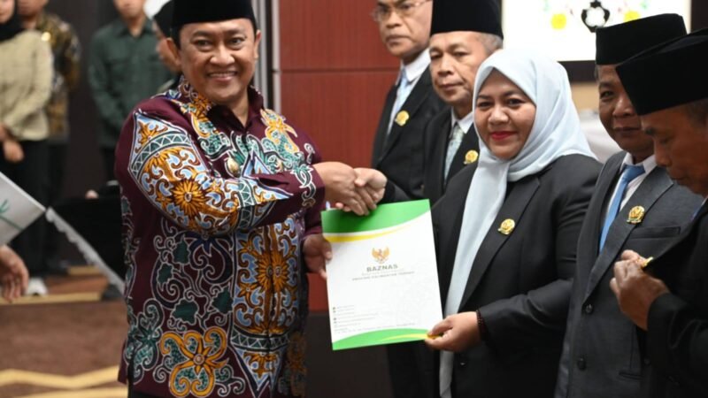 Lantik Pimpinan Baznas Kalteng, Wagub Edy Pratowo Tekankan Integritas dan Profesionalitas