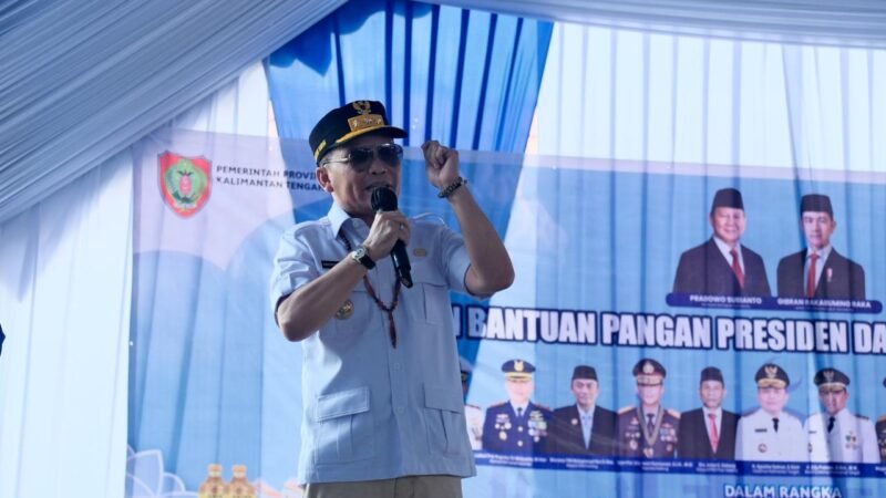 Gubernur Kalteng Lakukan Penyerahan Bantuan Pangan Presiden serta BLT KHBS di Kotawaringin Barat