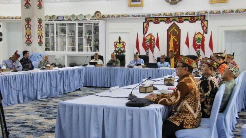 Plt. Sekda Kalteng Pimpin Rakor Unsur Pendukung Program Kartu Huma Betang Sejahtera