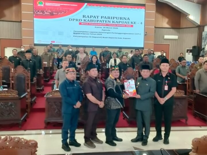 DPRD Kapuas Gelar Rapur Penyampaian LKPJ Bupati TA 2025 Serta Pengajuan Sepuluh Raperda