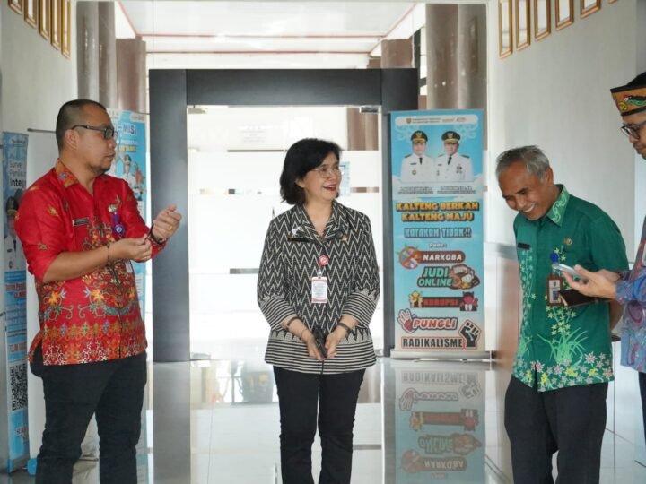 Tinjau Sejumlah OPD, Pj. Sekda Kalteng Tegaskan Kedisiplinan ASN Fondasi Utama Tingkatkan Kinerja Pemerintahan