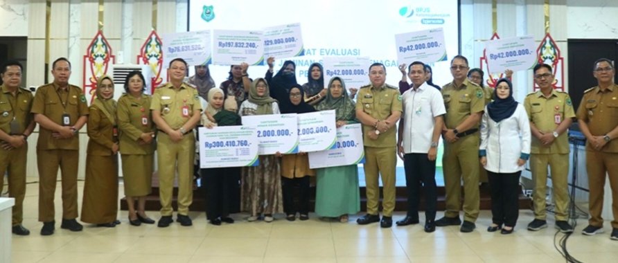 Pemkab Kapuas Gelar Rapat Evaluasi Pelaksanaan Jaminan Sosial Ketenagakerjaan bagi Pekerja Rentan