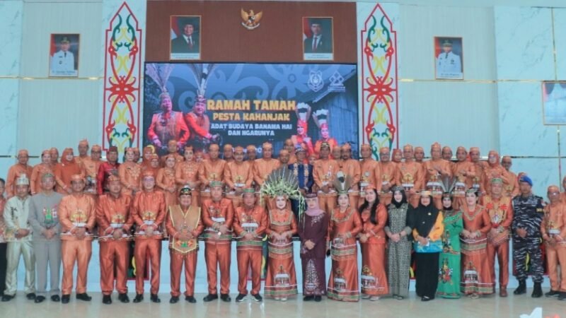 Banama Hai dan Ngarunya Meriahkan Hari Jadi Kota Kuala Kapuas