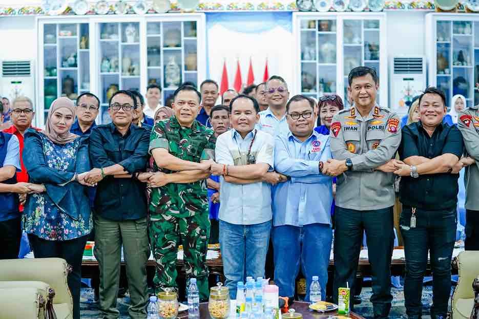 Gubernur Kalteng Diskusi Ketenagakerjaan bersama Forkopimda dan Serikat Buruh