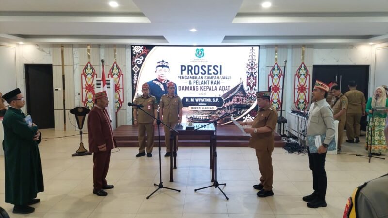 Bupati Kapuas Lantik Damang Kepala Adat Pulau Petak