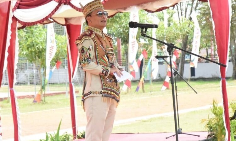 Inspektur Upacara Peringatan Harjad Kapuas, Gubernur Minta Maksimalkan Potensi Unggulan di Sektor Pertanian
