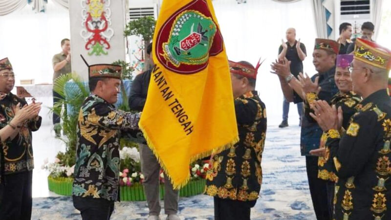 Lepas Kontingen Ikuti Pesparawi Nasional XIV di Manokwari, Gubernur Ajak Kontingen Tanamkan Semangat Isen Mulang