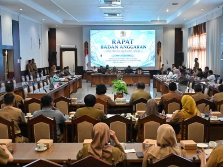 TAPD Kalteng Rapat Bersama Banggar DPRD Bahas Raperda Pertanggungjawaban Pelaksanaan APBD 2025