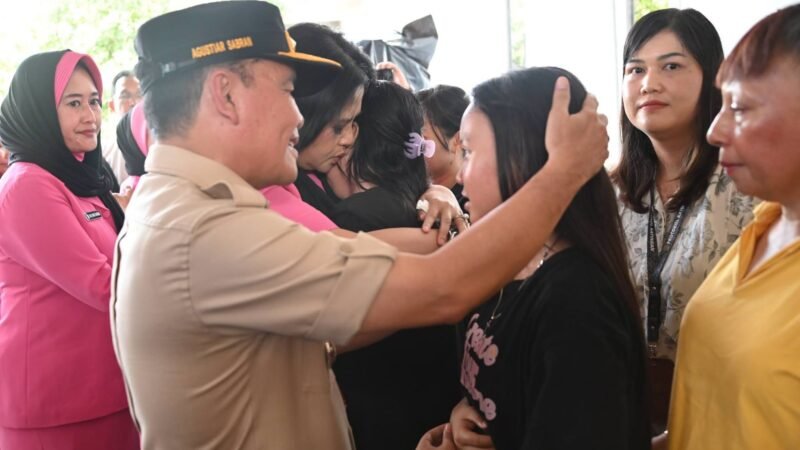 Gubernur Melayat ke Rumah Duka Polisi yang Gugur Saat Penggerebekan Bandar Narkoba