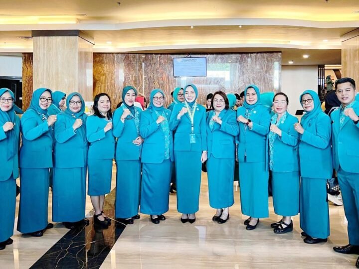 Aisyah Thisia Agustiar Sabran Hadir Pada Peringatan HKG PKK ke 54 Tahun di Makassar