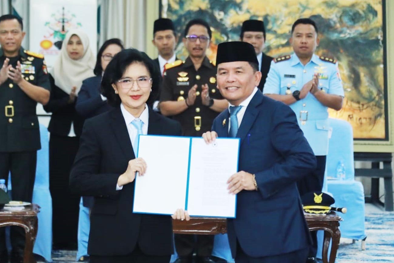 Gubernur Agustiar Sabran Lantik Linae Victoria Aden sebagai Sekda Definitif Kalteng