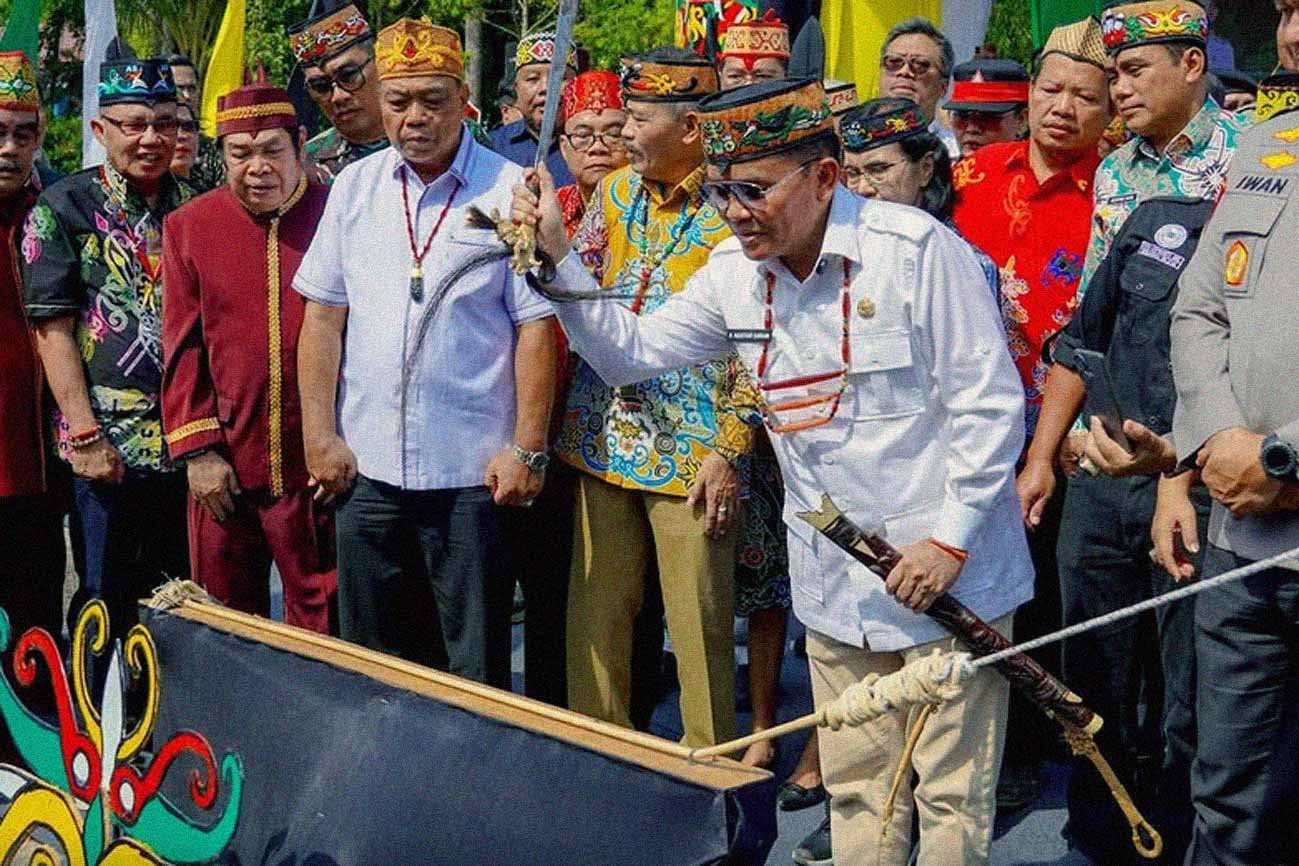 Pemancangan Tiang Perdana, Gubernur Tegaskan Huma Betang Sebagai Pusat Pelestarian Budaya Dayak